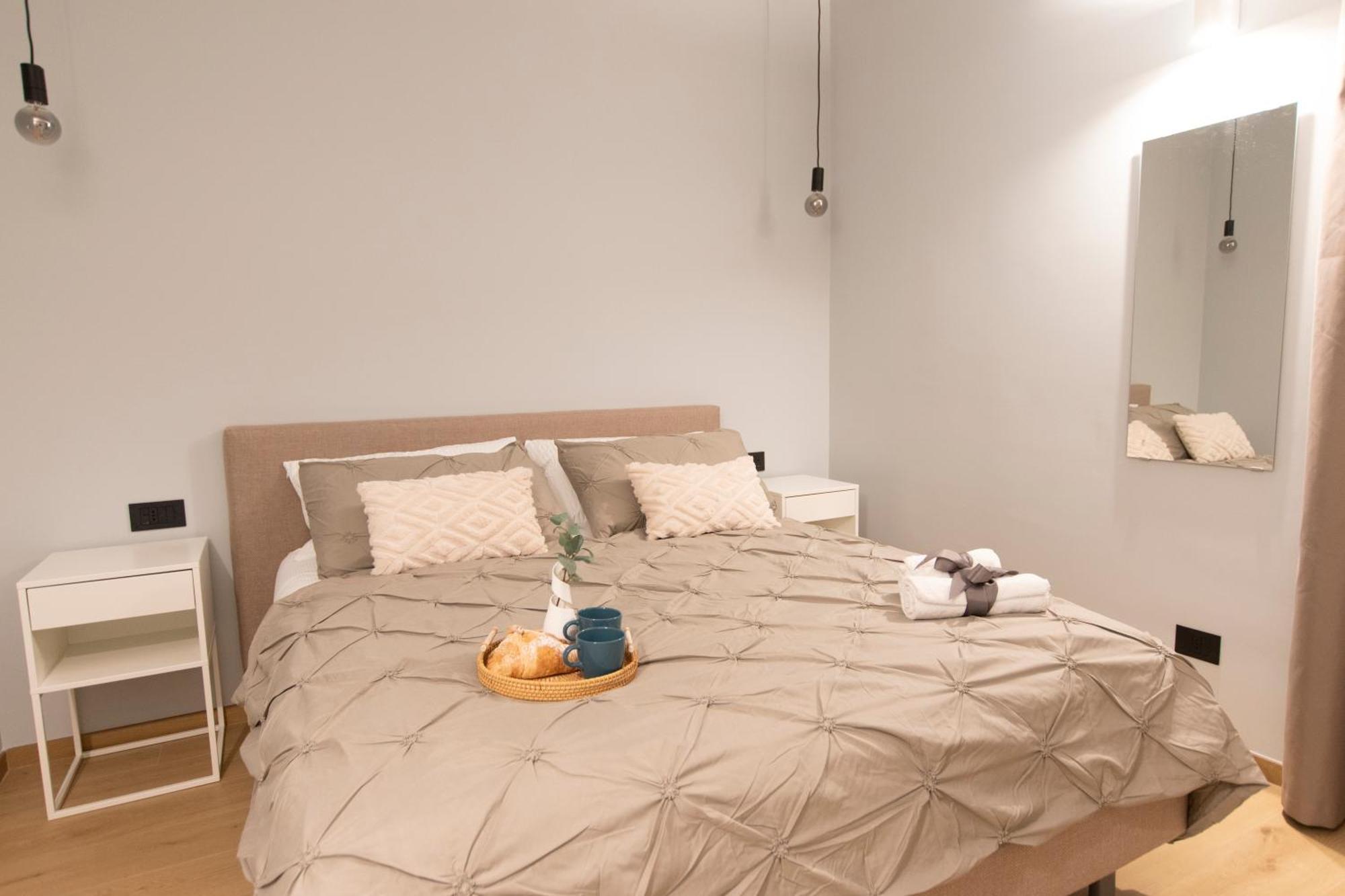 Appartamento Ihost Luxury -Private Parking- Plana 4 Milano Esterno foto
