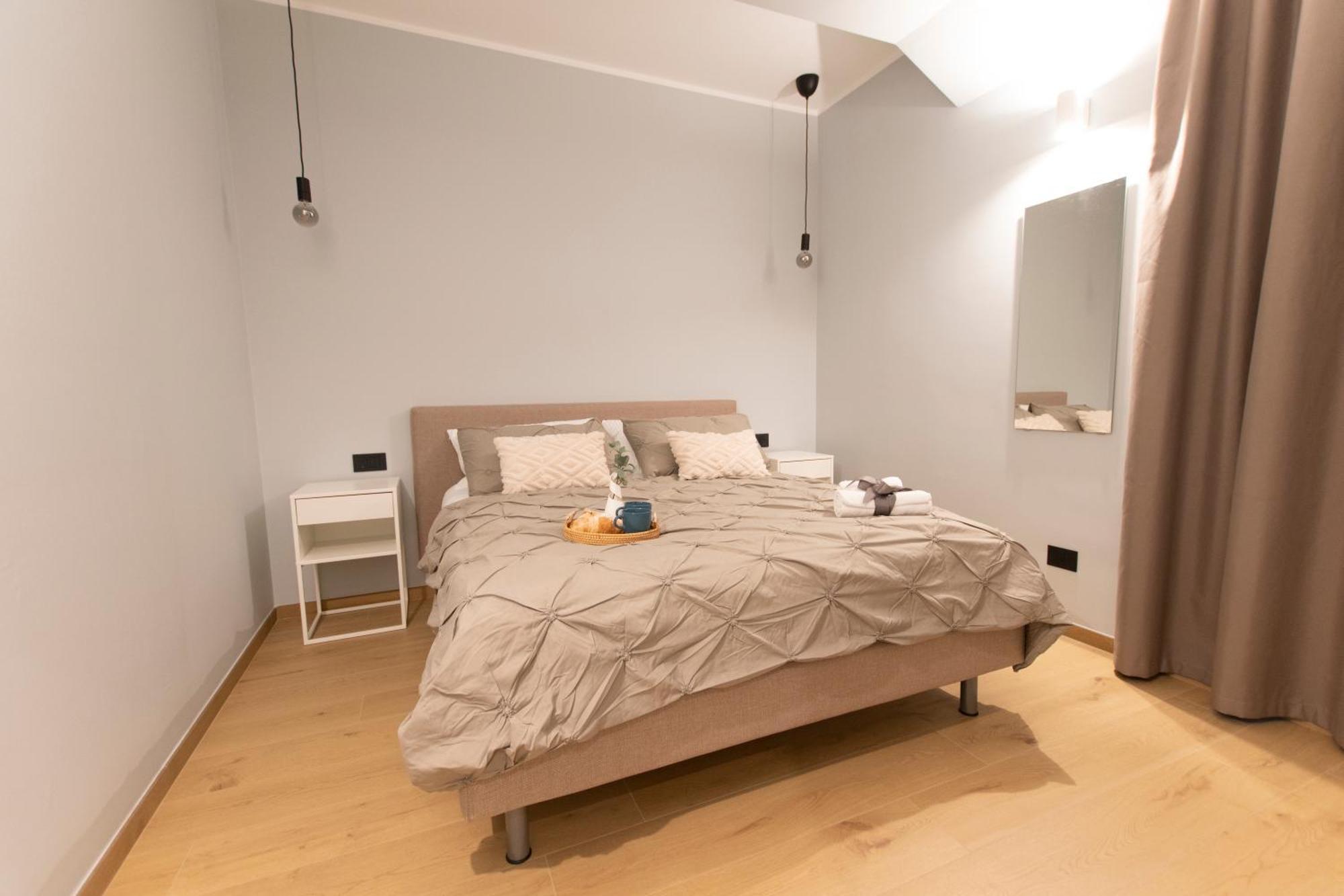 Appartamento Ihost Luxury -Private Parking- Plana 4 Milano Esterno foto